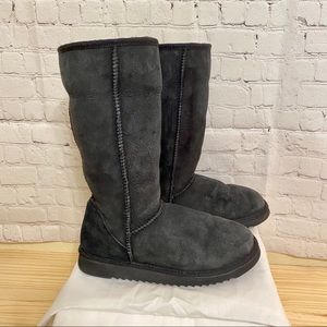 Black Sheepskin Boots!